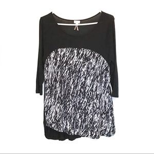 Dynamite black and white top size medium